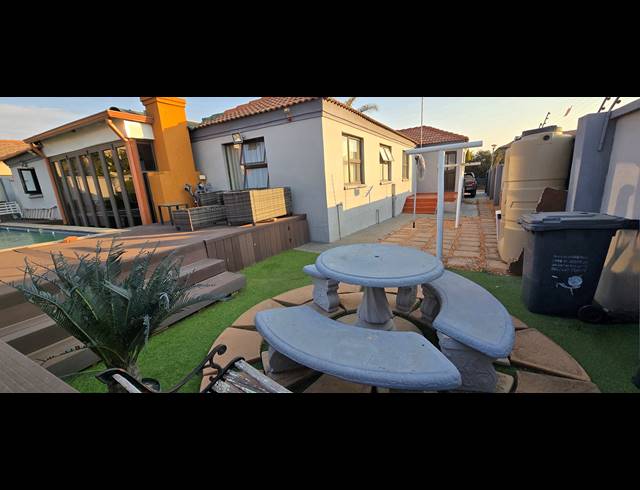 4 BEDROOM FREESTANDING FOR SALE IN BENDOR